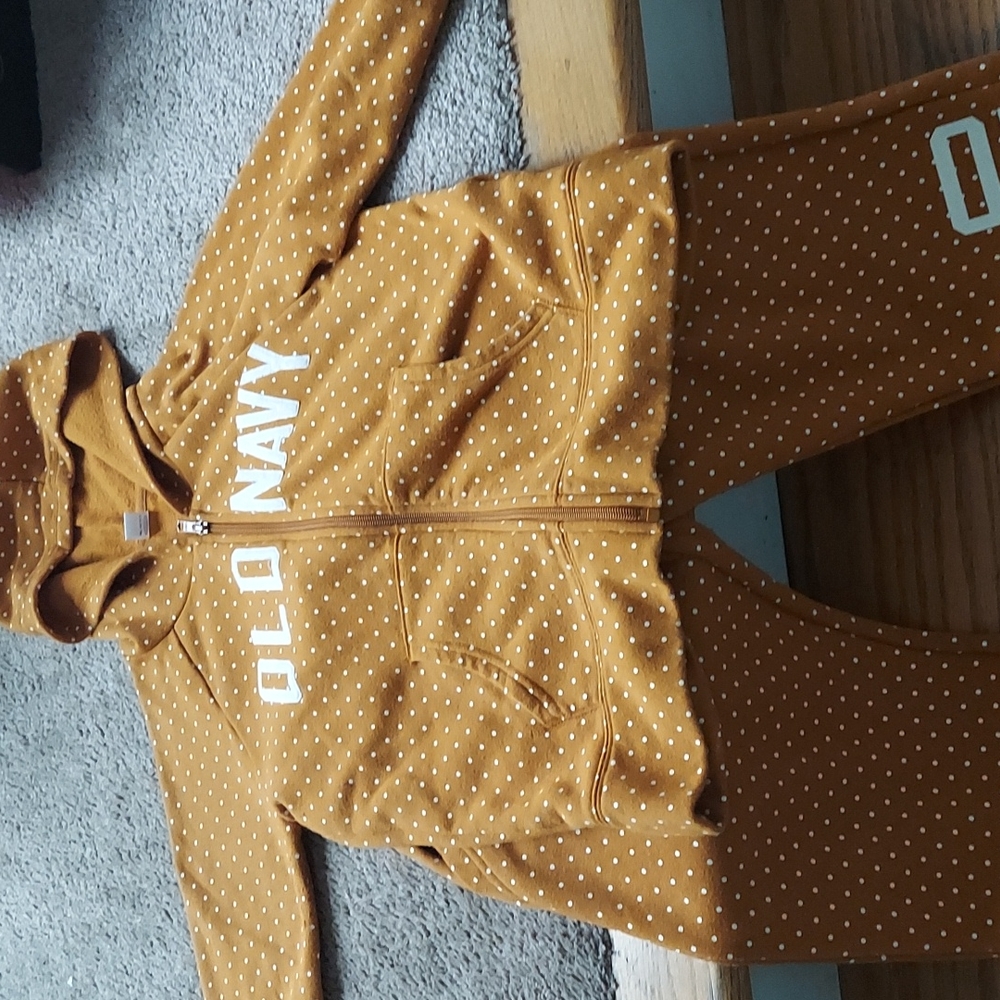 Old navy sweat pants and sweatshirt combo